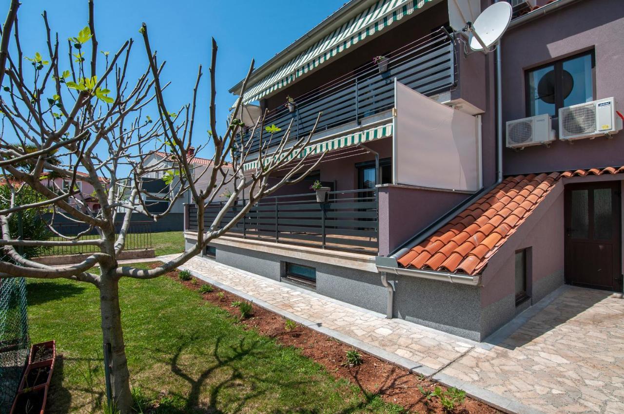 Apartments Kajfes Fazana Exterior photo