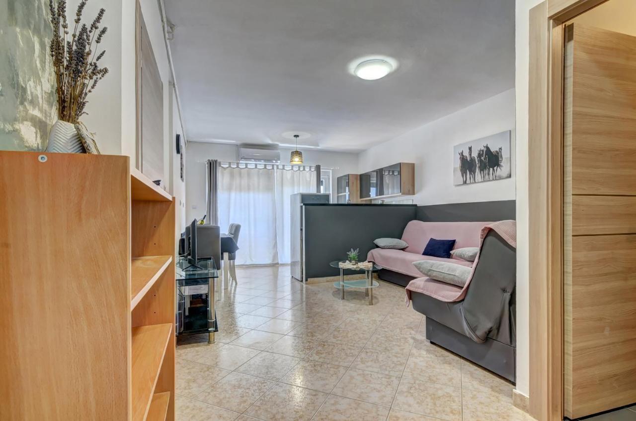 Apartments Kajfes Fazana Exterior photo